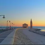 De Lux Swimming Pool, Parking, Garden Caorle