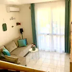 De Lux Swimming Pool, Parking, Garden