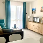 De Lux Swimming Pool, Parking, Garden