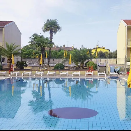 De Lux Swimming Pool, Parking, Garden Apartmán