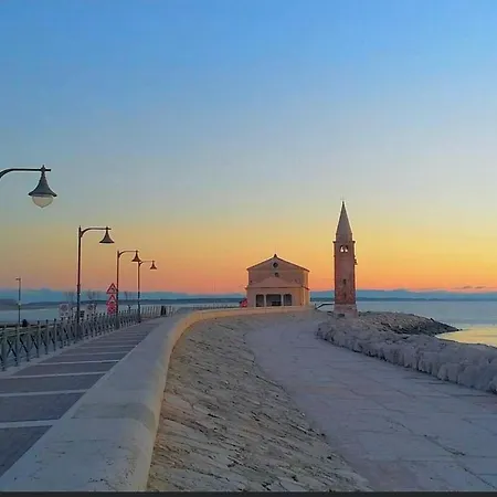 De Lux Swimming Pool, Parking, Garden Caorle