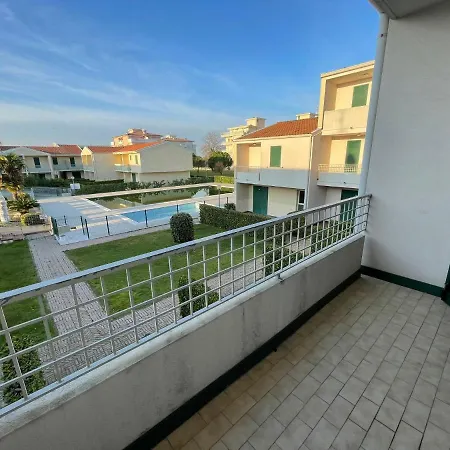 De Lux Swimming Pool, Parking, Garden