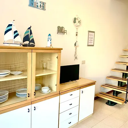 De Lux Swimming Pool, Parking, Garden