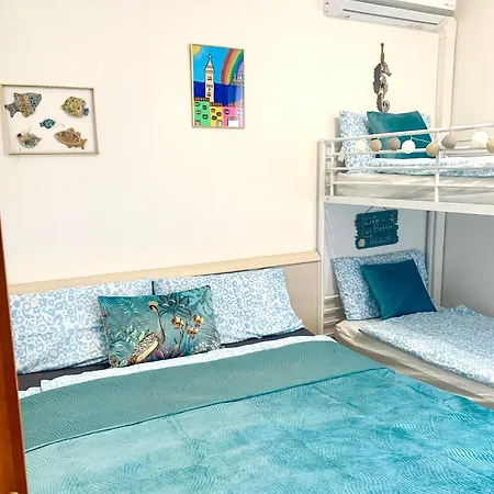 De Lux Swimming Pool, Parking, Garden