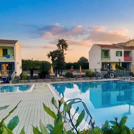 Apartmán De Lux Swimming Pool, Parking, Garden