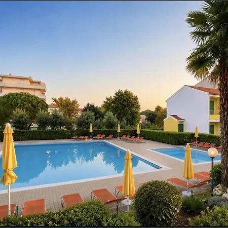 De Lux Swimming Pool, Parking, Garden Caorle